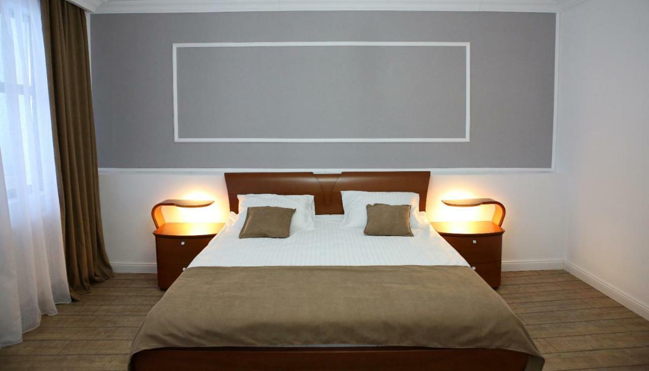 Aleea Teilor Hotel คุมปูลุง ภายนอก รูปภาพ
